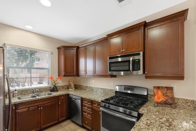 Photo - 3 Bed 2.5 Bath Spanish Walk Villa Palm Desert