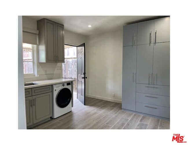 Photo - 838 Hilldale Ave