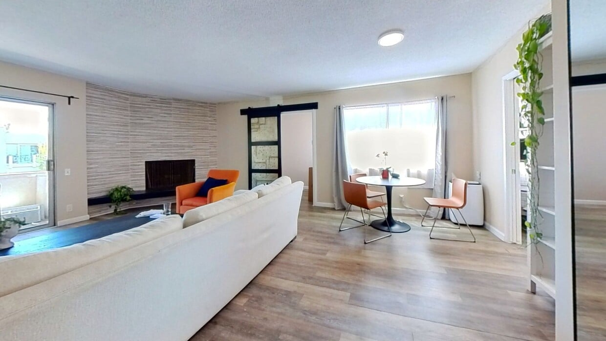 3D Tour - 1538 Stanford St Apartment Unit 8