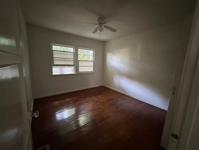 Photo - 2822 St George St