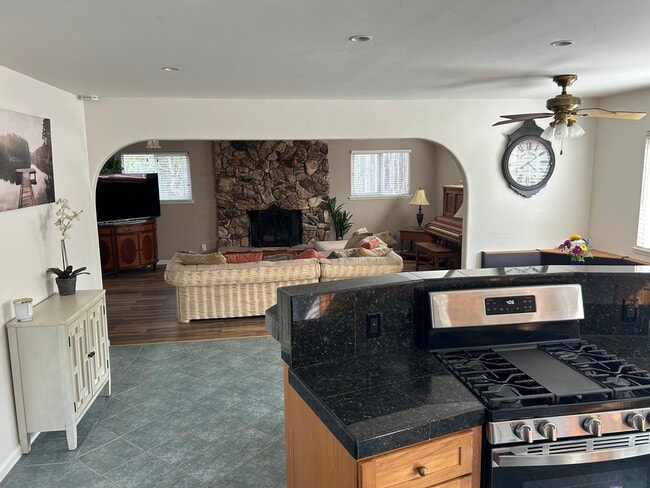 Photo - 2423 Borton Dr