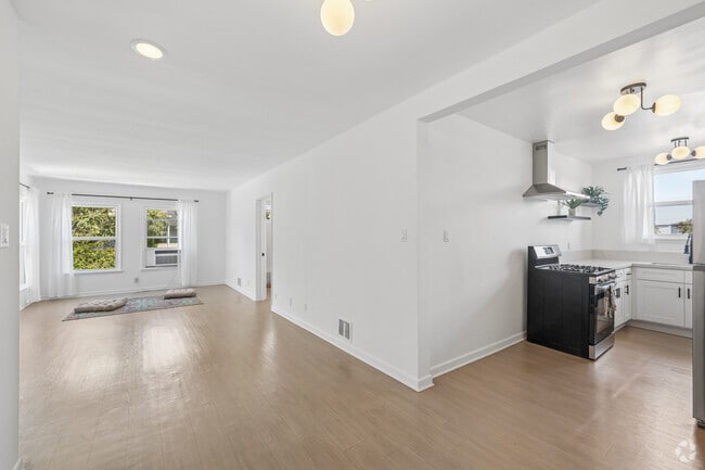 1BR, 1BA - 950SF - Living Room - Hayworth Apartments
