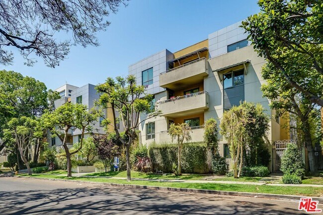 Photo - 1517 S Bentley Ave Unit 204