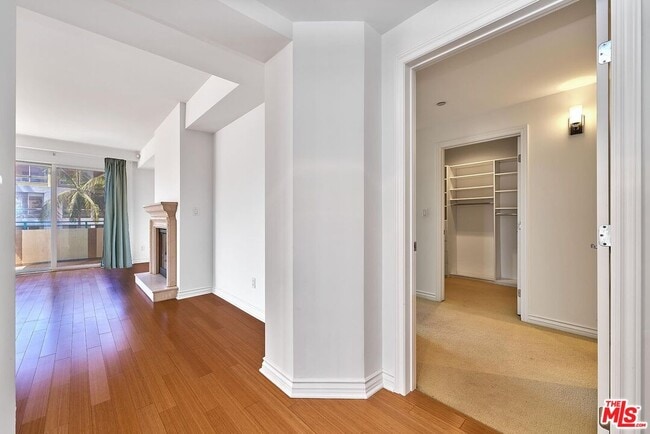 Photo - 2230 S Bentley Ave Unit 303