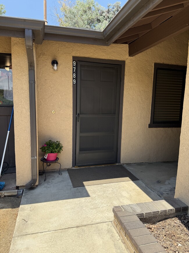 Photo - 9789 Diana Ave