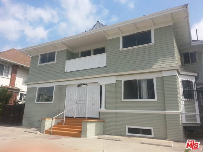 Building Photo - 1220 S Westlake Ave Unit B