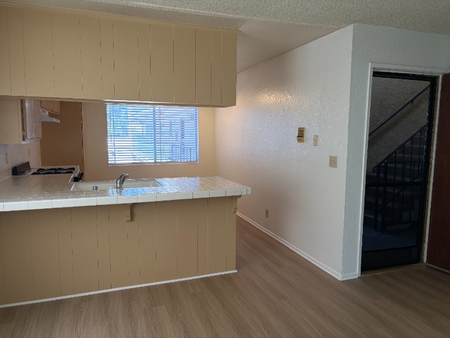 Photo - 4040 W 130th St Unit 4