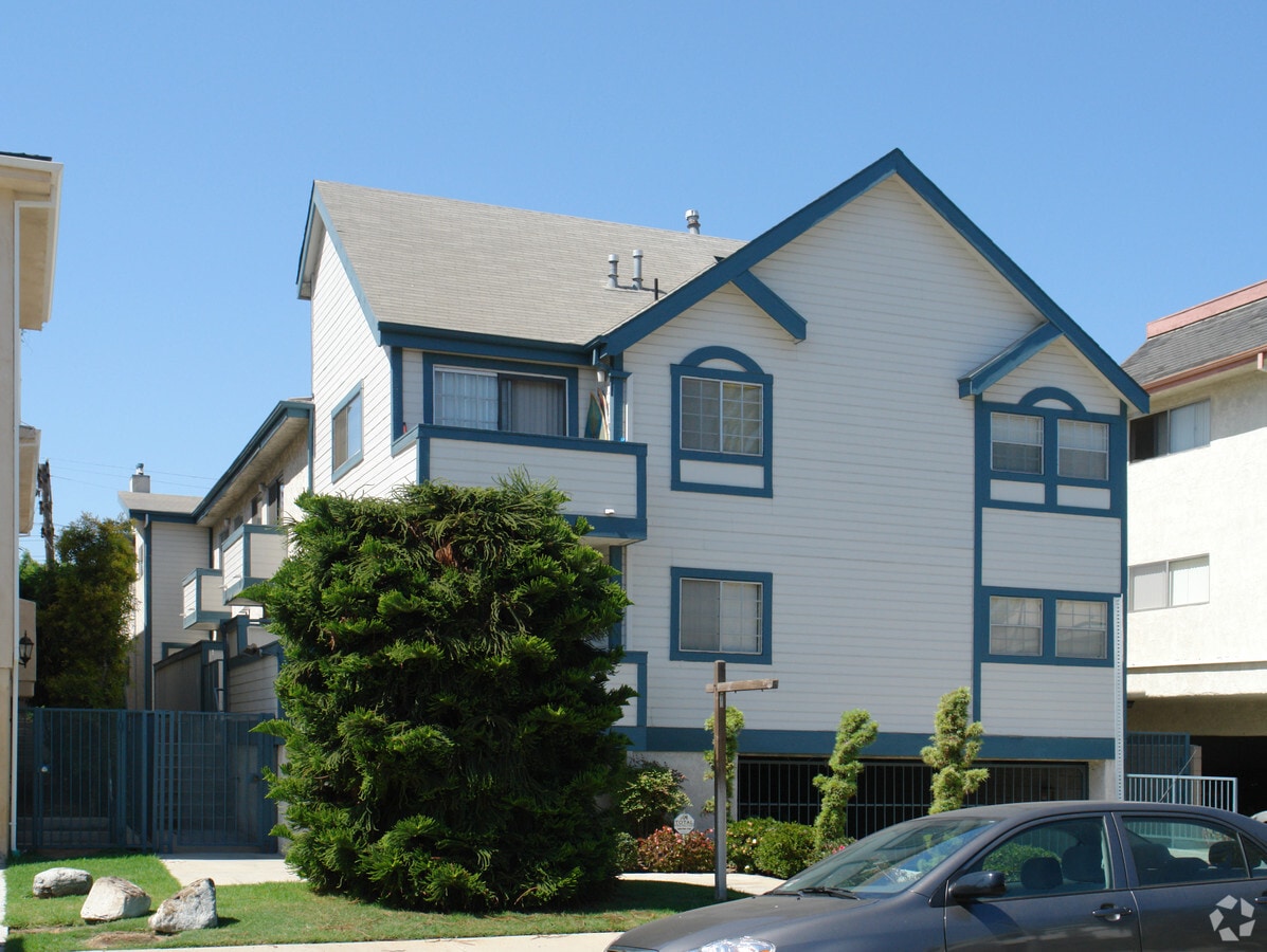 Photo - 3351 Keystone Ave