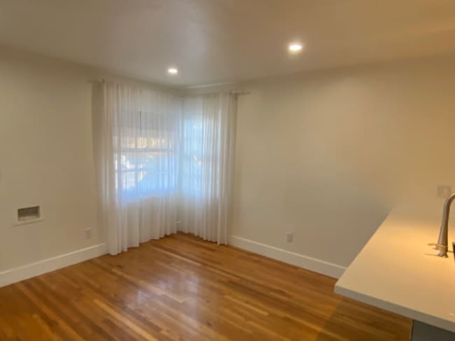 Photo - 2234 Seaside St