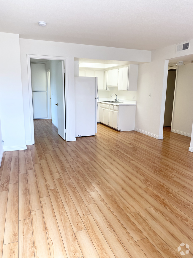 Building Photo - 158 N Normandie Ave Unit 201 Rental