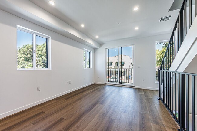 Photo - 5508 Barton Ave Unit 5508