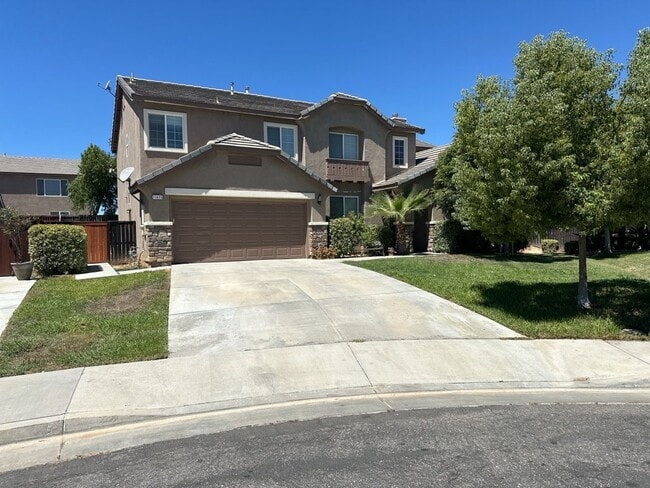 Building Photo - 3 Bedroom 2.5 Bath Home in Moreno Valley CA With Massive Backyard and Bonus Studio / Room in Gara...