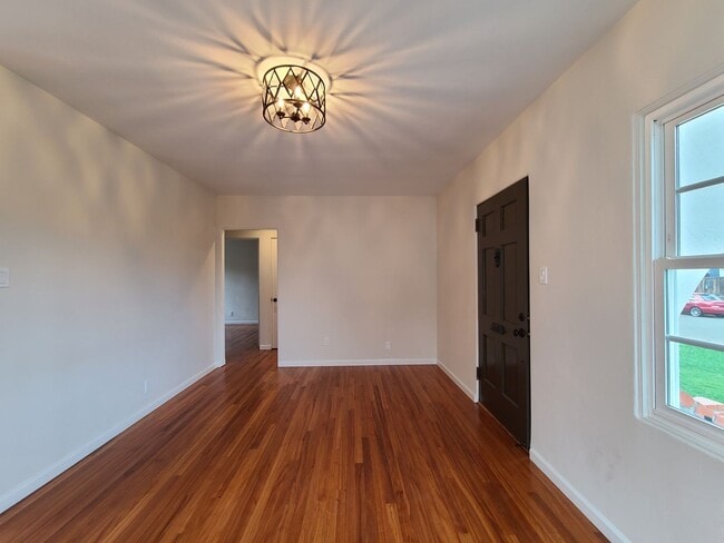 Photo - 4033 Violet St