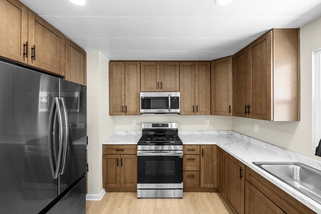 Photo - 34830 Lyn Ave