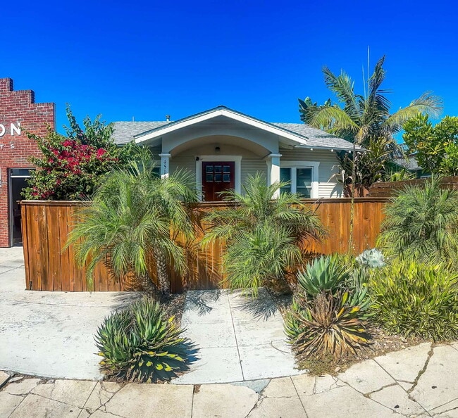 **LOOK NO FURTHER!!! Your New Cottage-Styl... - **LOOK NO FURTHER!!! Your New Cottage-Styl... Apartment