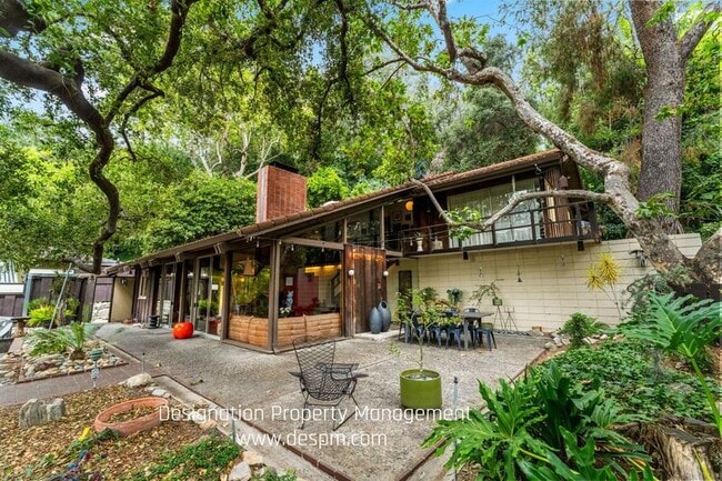 Photo - 1716 Putney Rd