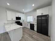 Photo - 4BD/2BA, Quick Walk to Campus!