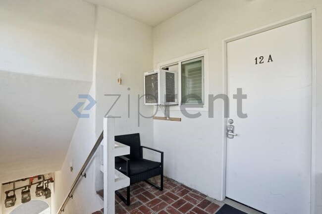 Photo - 10 27th Ave