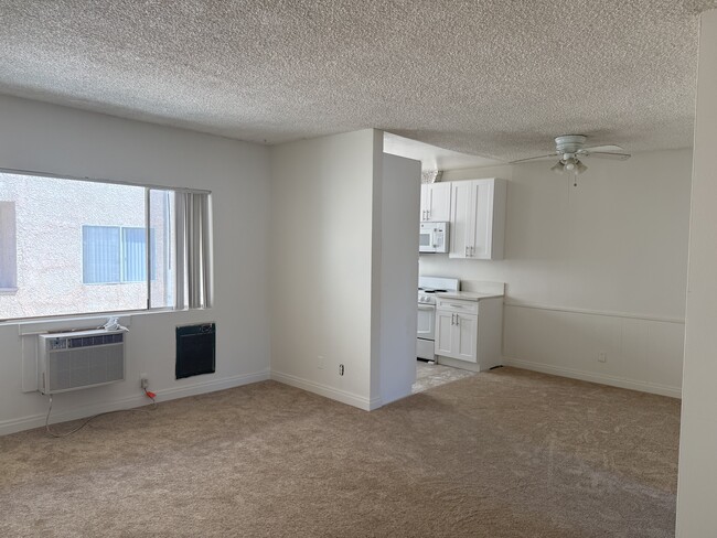 Photo - 22515 Del Valle St Unit 5