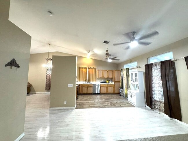 Photo - OPEN HOUSE 2pm SUNDAY Oct 19th Beautiful S...