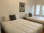Queen size bed and twin bed - 2005 N Beachwood Dr House