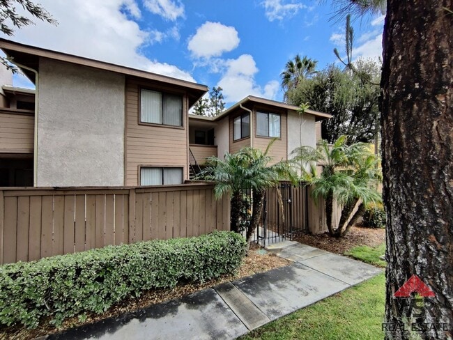 1 Bedroom, Upstairs Condo - 1 Bedroom, Upstairs Condo