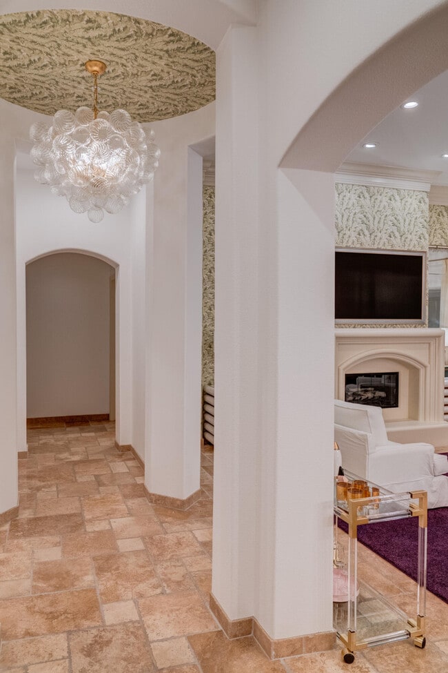 Photo - 595 Bogert Trail