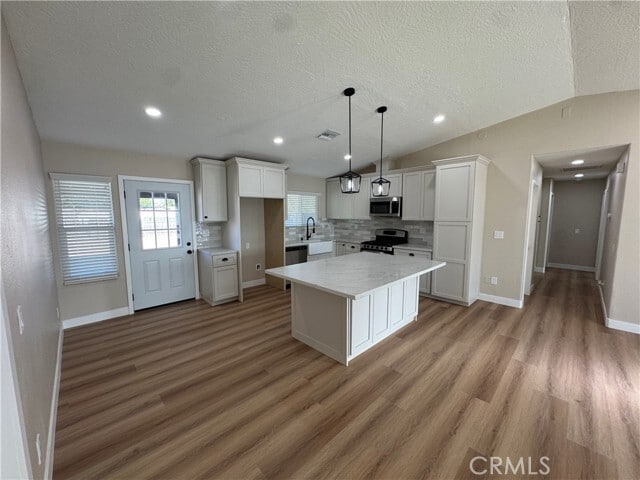 Photo - 7775 Maple Ave