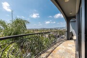 2BD, 2BA - 1,200SF - Balcony - 930 S Robertson Blvd