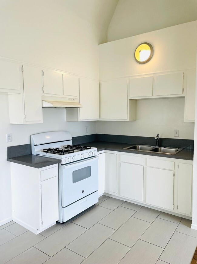 Photo - 792 Unit 2344B