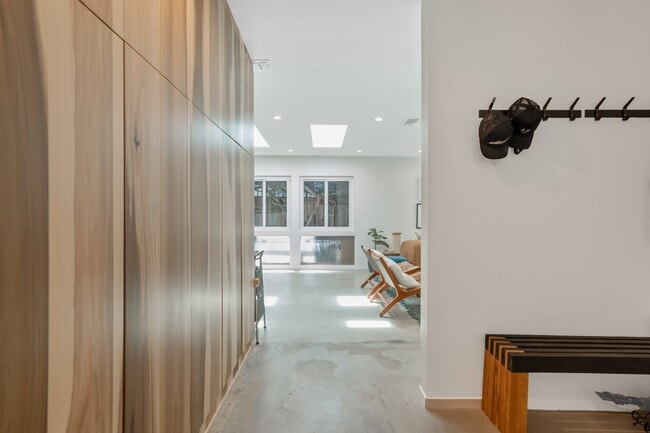 Photo - 2820 Nichols Canyon Pl