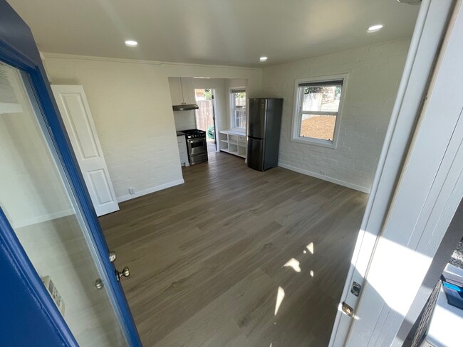 Living room - 324 S Freeman St Unit B