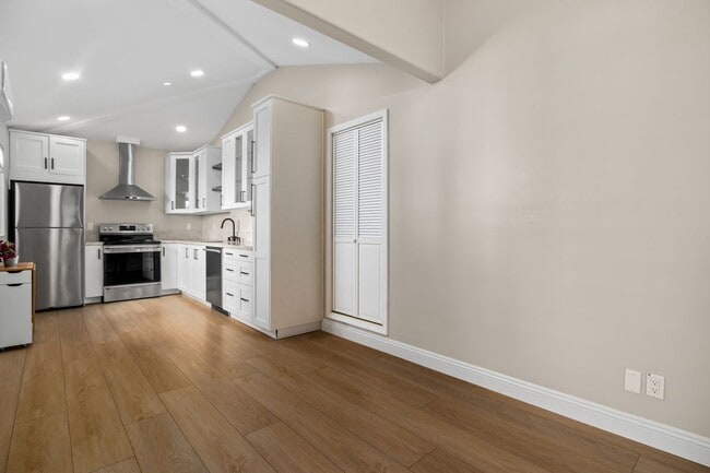 Photo - 1622 Swallowtail Rd