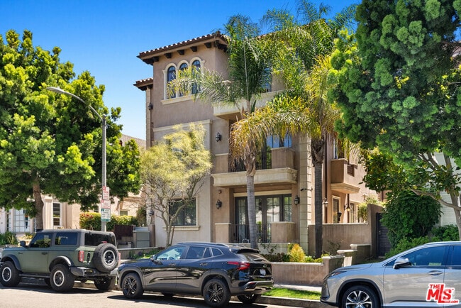 Building Photo - 208 S Lasky Dr Unit 201 Rental