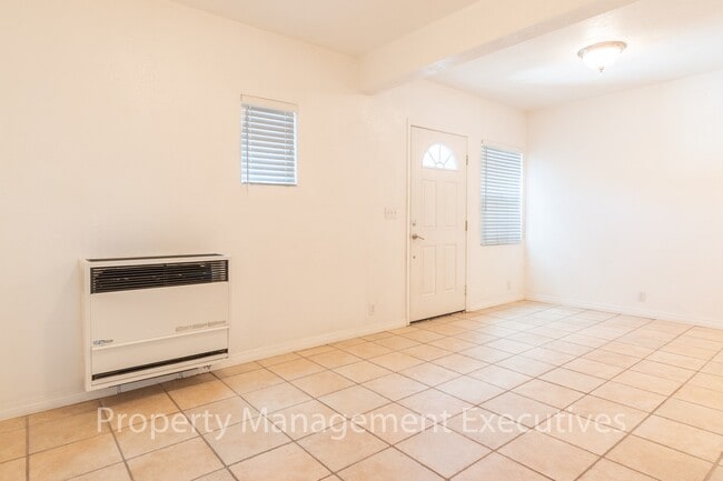 Photo - 1 Bedroom, 1 Bath Duplex Apartment with Storage Unit 4434.5 40th Street