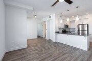 1BR, 1BA - 773SF - Living Room - Metro at Main