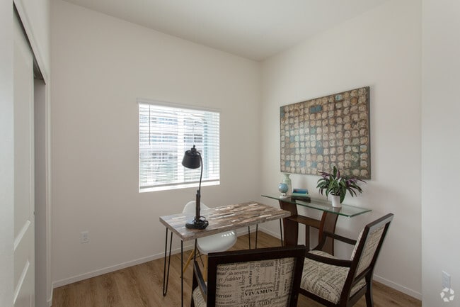 3 BR, 2 BA - 1063 SF - Mariners Landing