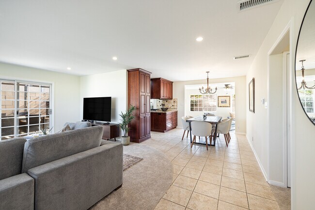 Photo - 2206 Stinson St