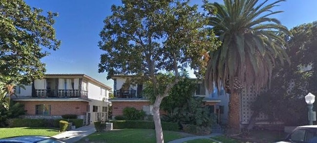 Building Photo - 338 N Howard St Unit Studio