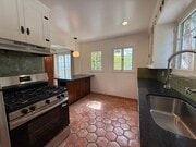 Kitchen - 939 Hammond St