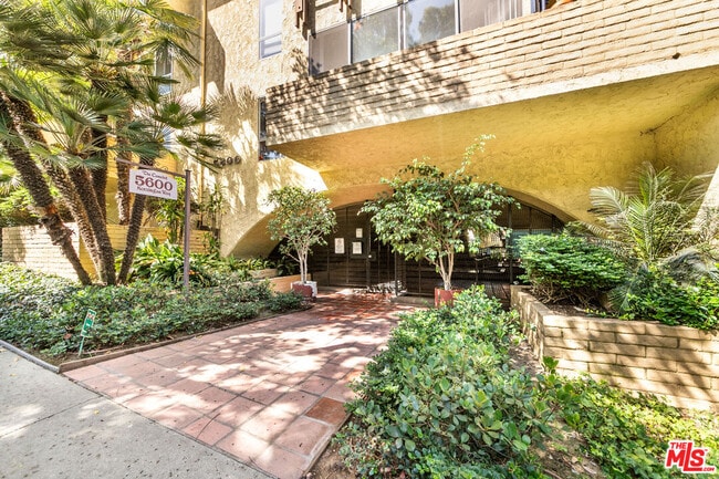 Photo - 5600 Kensington Wy Unit 104