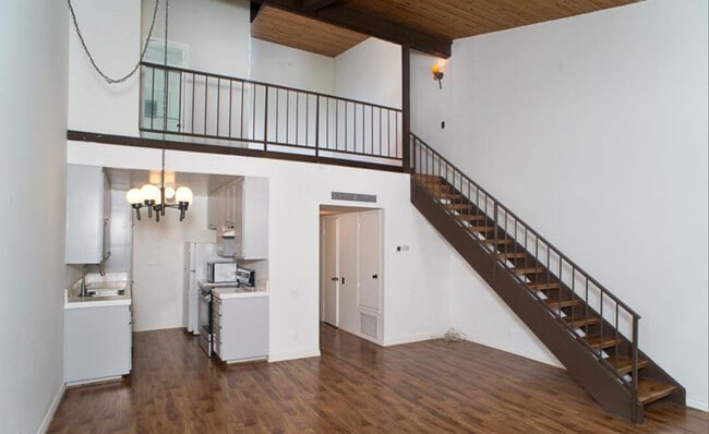 Building Photo - 5460 White Oak Ave Unit White Oak Rental
