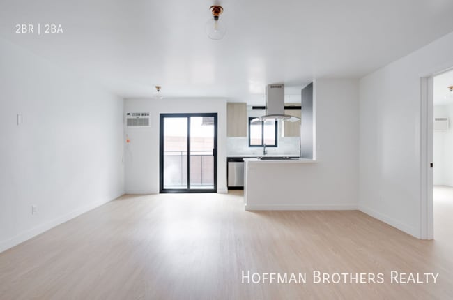 Building Photo - 950 Larrabee St