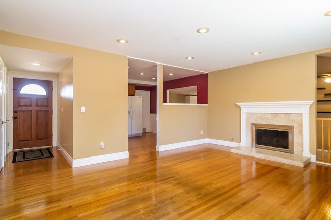 Photo - Lovely Single Story Home in Newbury Park with a Pool!