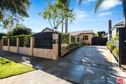 Photo - 139 S Kilkea Dr House