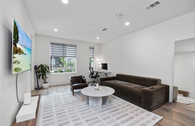 Photo - 2424 Nolita Unit 215