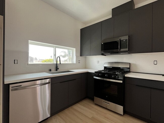 Photo - Lennox Unit A