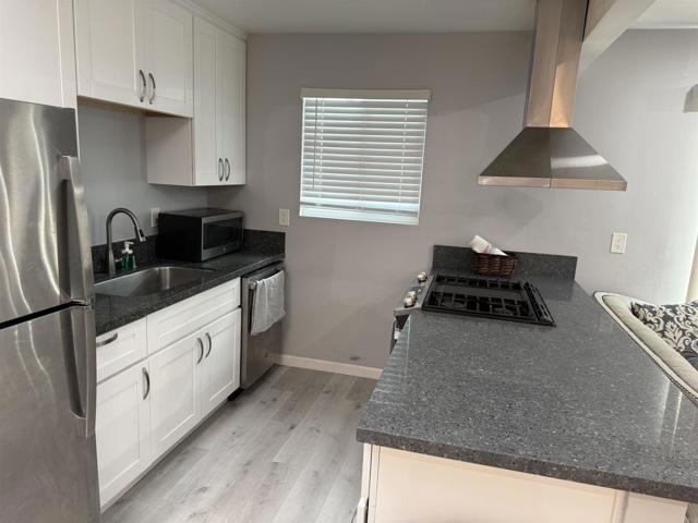 Photo - 4168 Cole Way