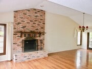 Photo - FOR RENT: Charming Single Level House, Pri...