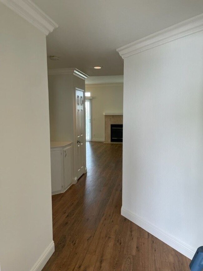 Photo - 72 Campton Pl